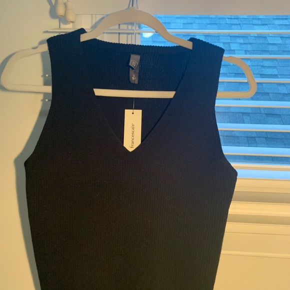 Francesca’s knit trendy over sized sweater tank - Picture 2 of 3